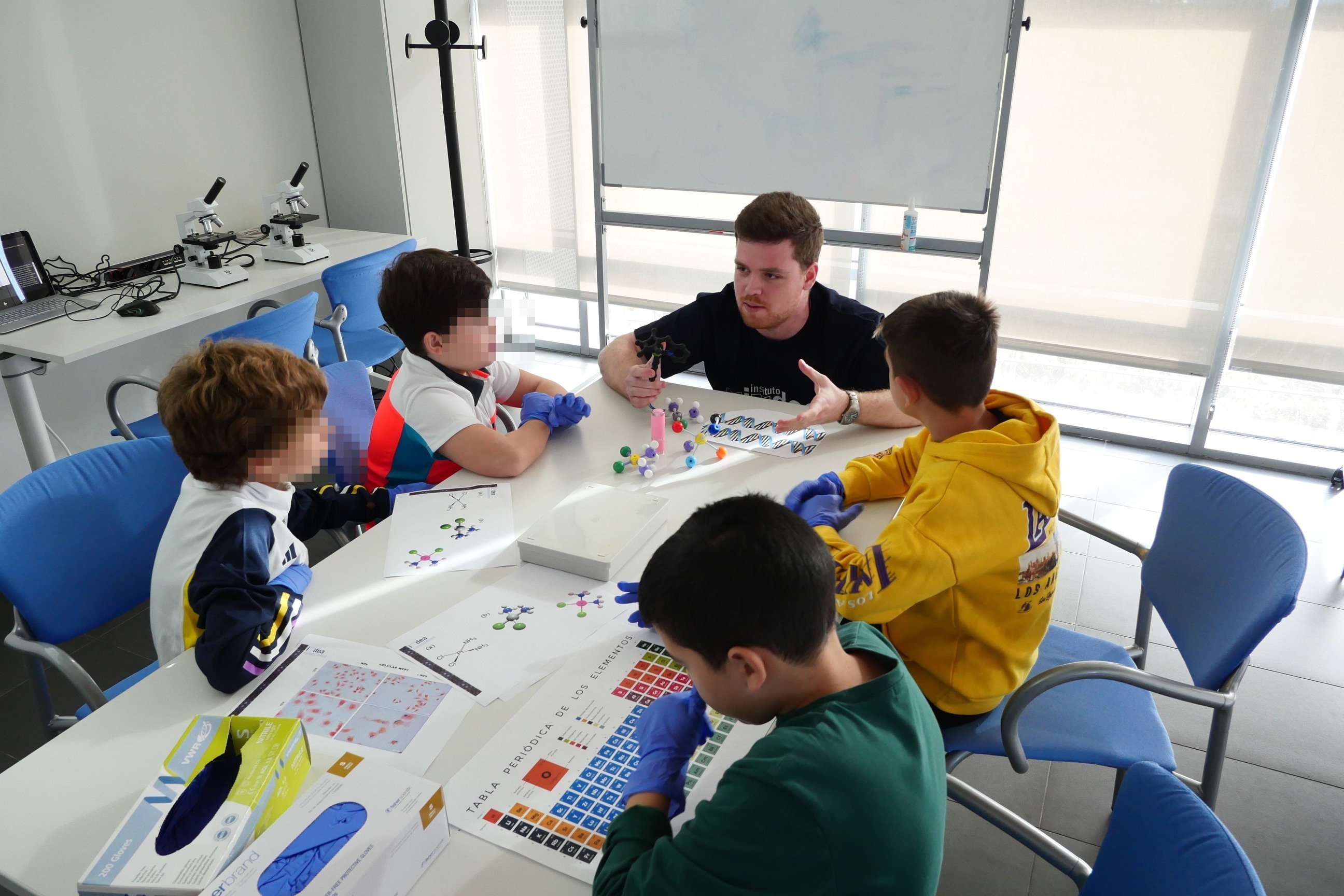 2024 Visita del alumnado de 4º Primaria durante la Semana de la Ciencia